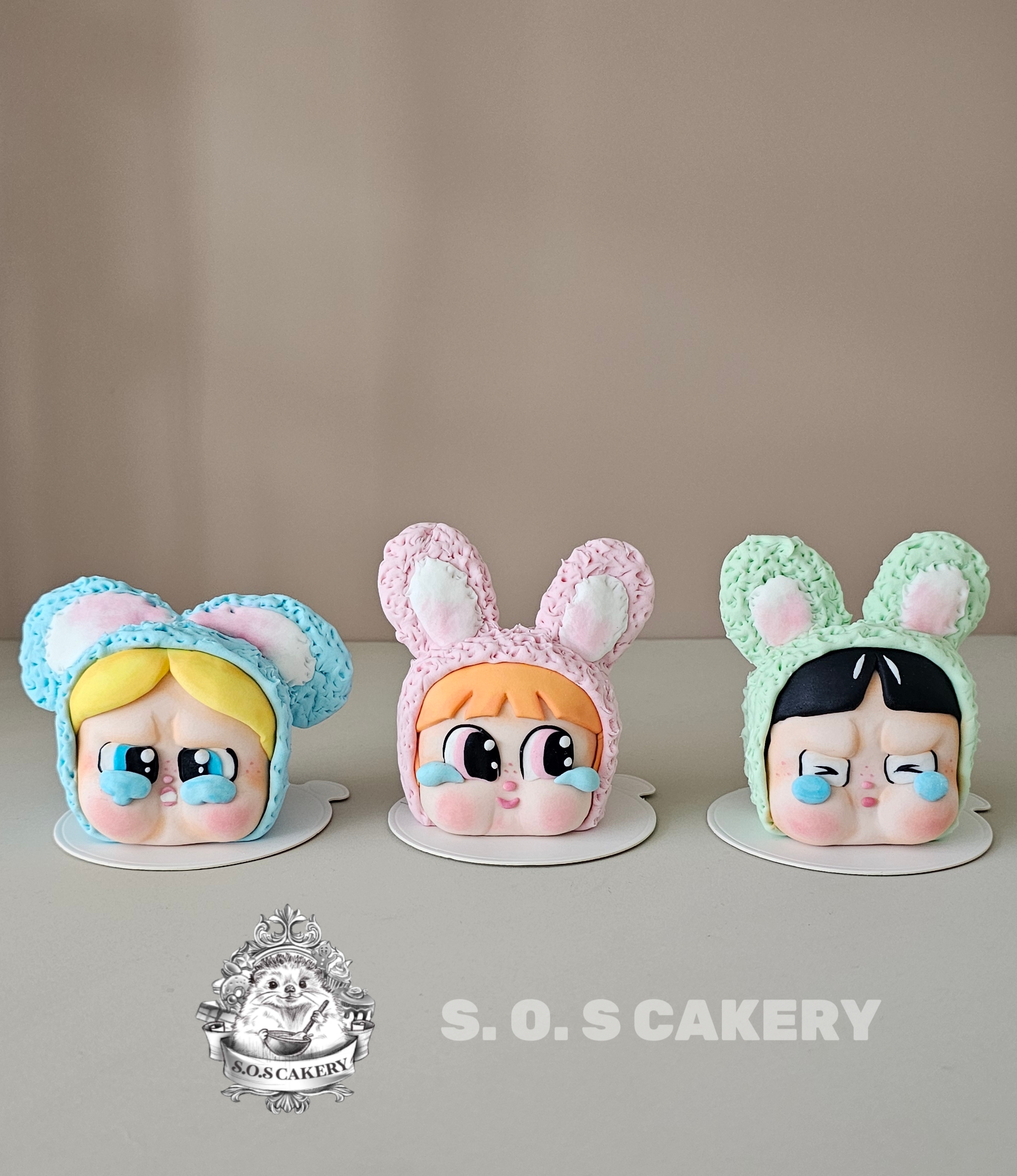 Character fondant cakes